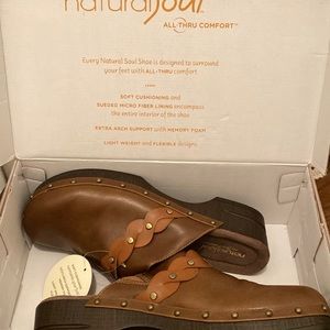 NIB Natural Soul mules in dark brown size 11M